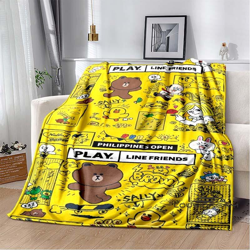 The BROWN & FRIENDS blanket is crafted from flannel material, offering a fluffy, soft, warm, and comfortable feel. Suitable