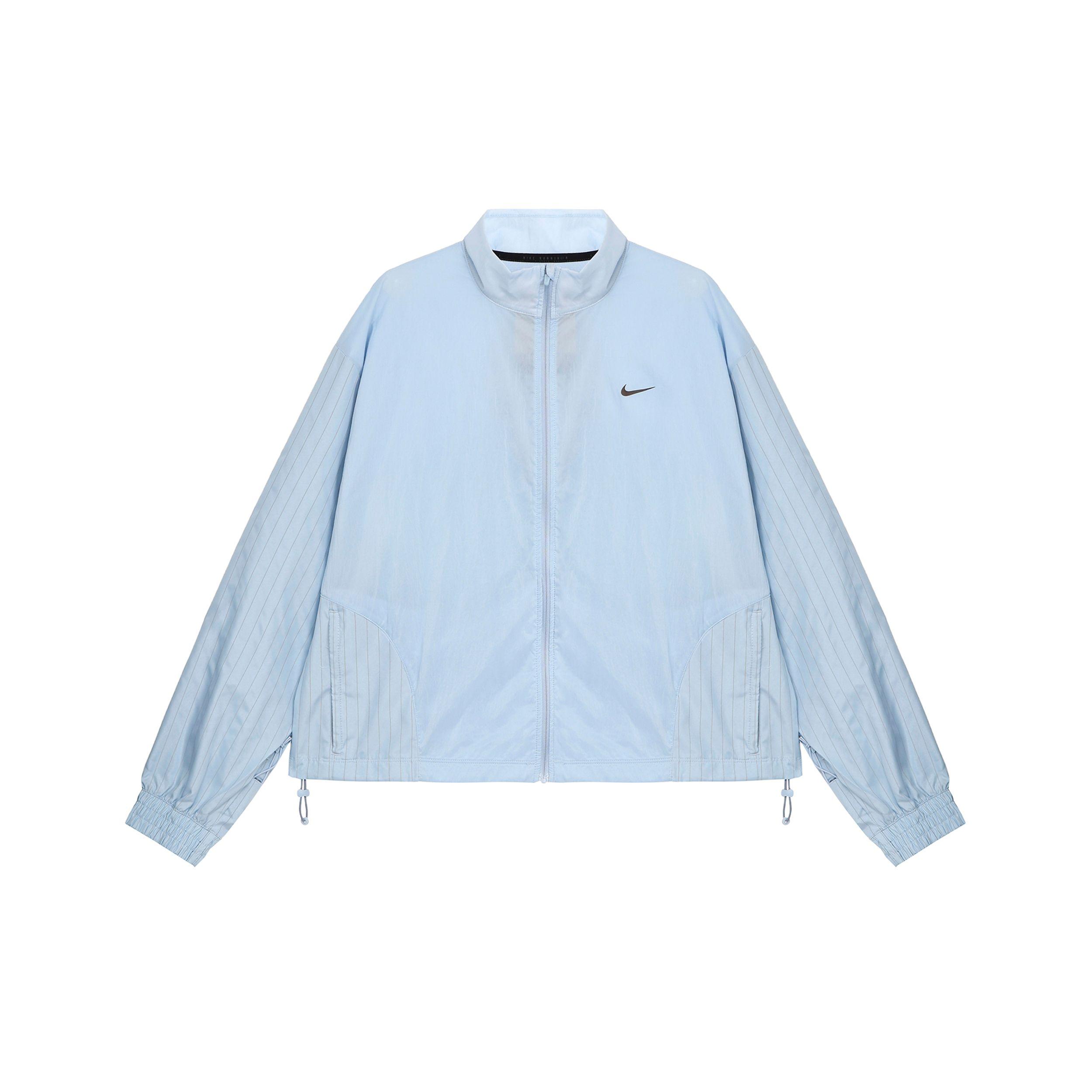 Nike Women s Running Division Lightweight Windproof Running Jacket Light Armory Blue FN2720-440 L