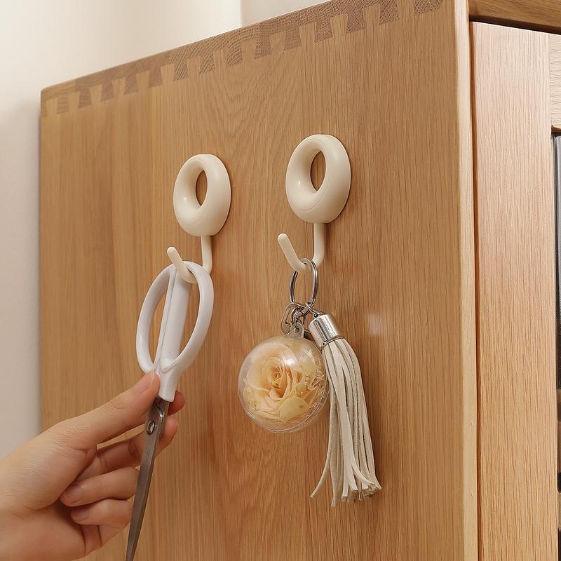 4-Piece Traceless Adhesive Hooks Set: Nail-Free Wall-Mounted Hooks for Kitchen & Bathroom Storage