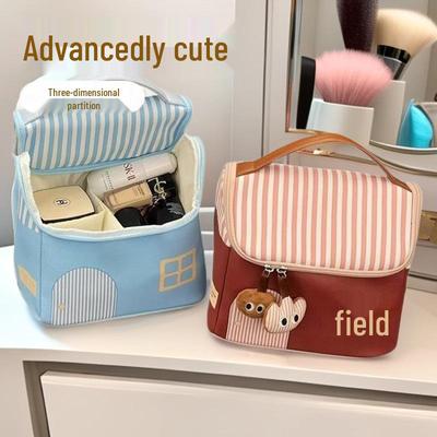 Pomôcky a príslušenstvá – Kozmetické tašky a puzdrá