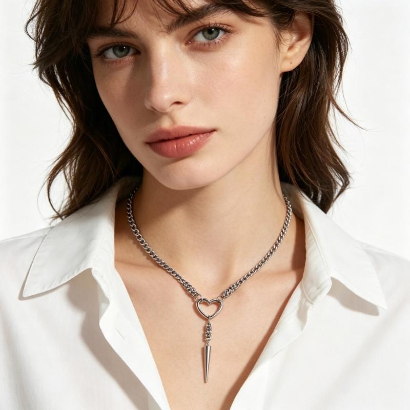 Fashionable Love Rivet Pendant Necklace Lightweight Titanium Steel Chain Unisex Accessory Heart Shaped Spikes Neckchain