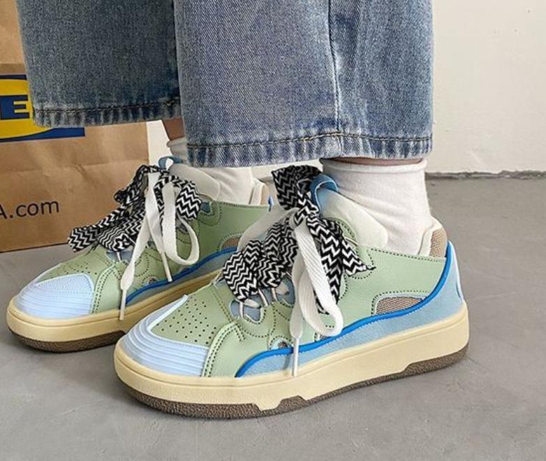 Couple Sports Shoes Fashion Casual Women's Sneakers Lace Up Comfortable Flat Bottom Vulcanized Shoes Zapatos Para Mujeres