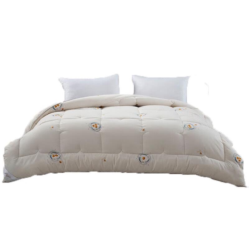 

Mercury Home Textiles Cloud Comfort Soybean Quilt