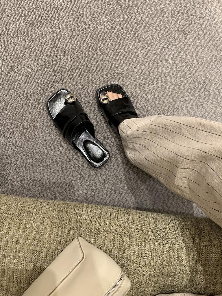 Cowhide version~ French metal buckle pleated wide one-word set toe slope heel sandals women's summer thick-soled one-pedal slippers