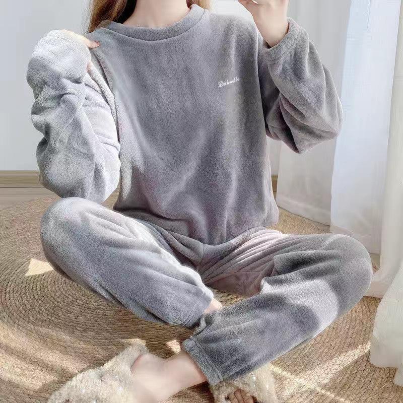 Women's Coral Fleece Home and Outdoor Set: Versatile, Warm, Cozy Pajamas and Base Layer for Students.