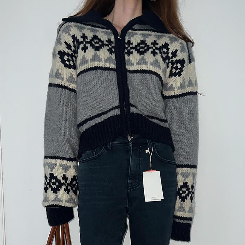 

Autumn and winter new casual lazy wind contrasting color jacquard zipper sweater thick coat for women one size fits all серый