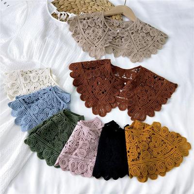 Baumwoll-Stola mit Perlenknöpfen: Damen Sommer-Snood-Schal im koreanischen Stil mit dekorativem geknotetem Kragen und durchbrochenem Design.