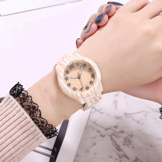 Wood Grain Quartz Watch Stylish Round Dial Watch Arabic Numerals Elegant Wristwatch for Men Women Daily Wear Office Parties Dating