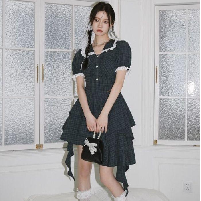 French retro college style lace edge doll collar plaid dress women s design sense niche irregular cake dress S