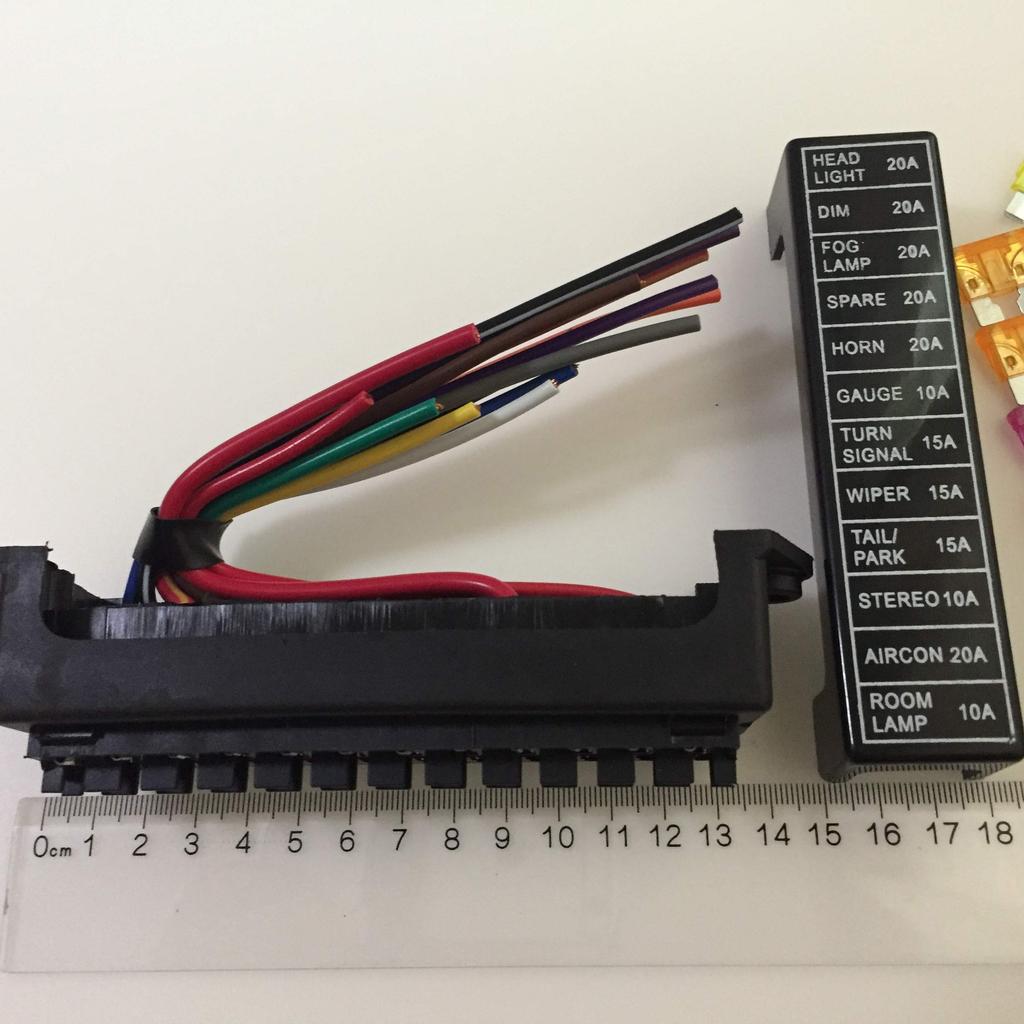 Universal Fuse Box Fuse Holder Flat Fuse Car Parts Electronic Parts Car Electrical Parts (12 Pieces)