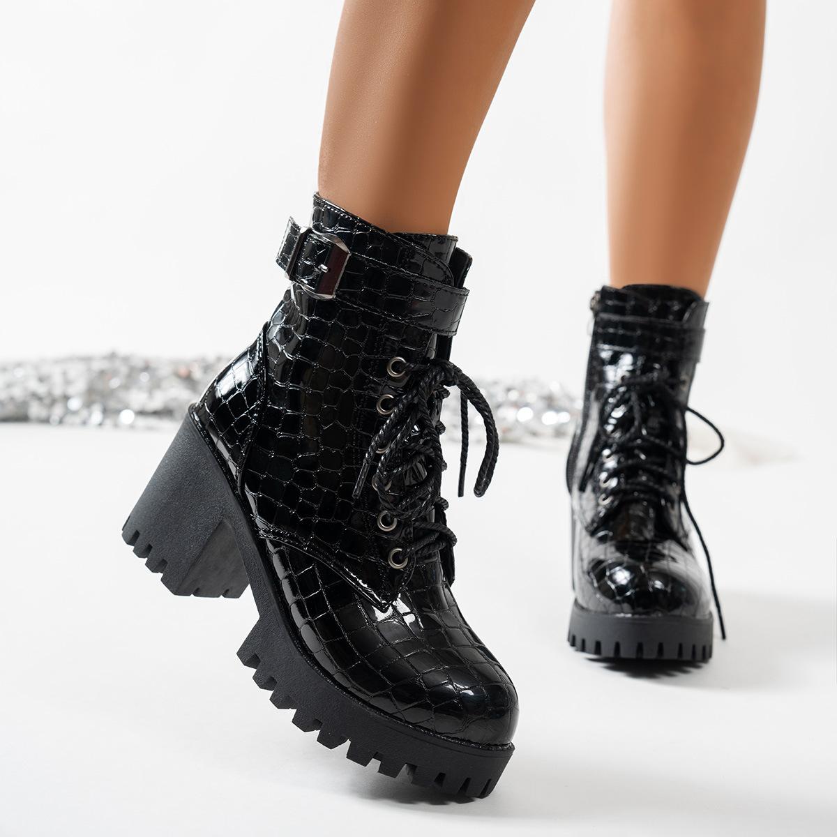 

Женские ботинки Мартина широкой полноты на массивном каблуке с высоким блеском - Ботильоны на шнуровке спереди с ремешком на пряжке, Модные ботинки для осени/зимы 42 чёрный