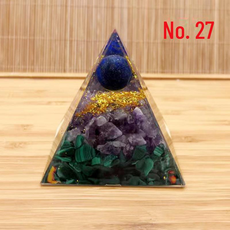 Ornamente creative din cristal: Pietre energetice, piramide și multe altele