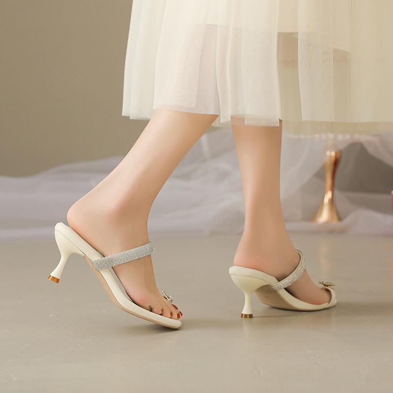 Fashion Med Slippers Women Summer High-Heeled Shoes Lady Rubber Flip Flops Slides Shallow Pantofle Hawaiian Thin 2024 Glitter Scandals