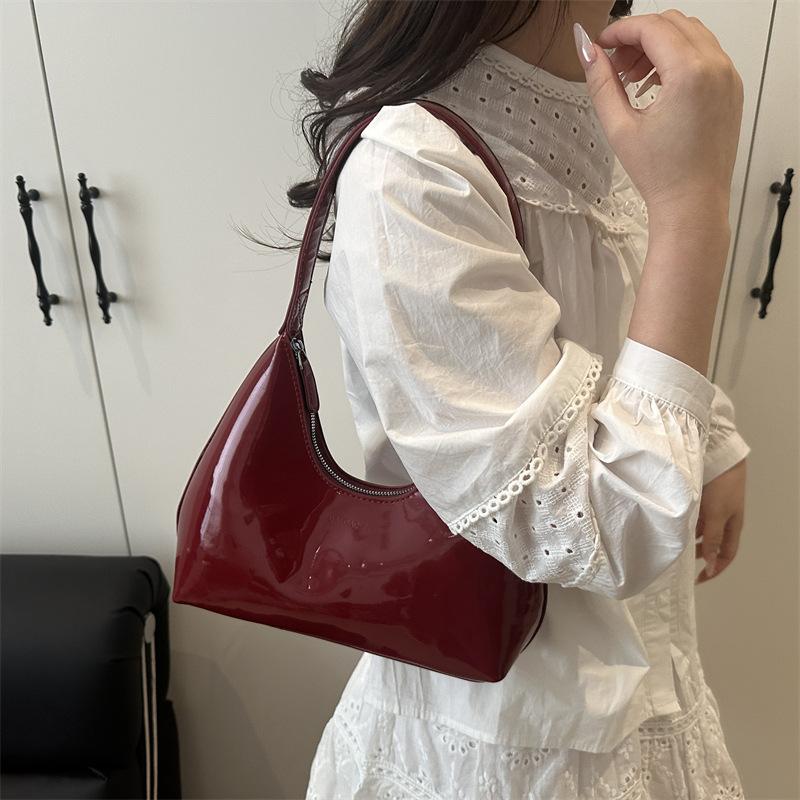 Chic Glossy Half Mo Bag, Daily Underarm Bag, Sleek Pu Leather Tote Shoulder Purses, Modern Styles for Women Everyday Elegance