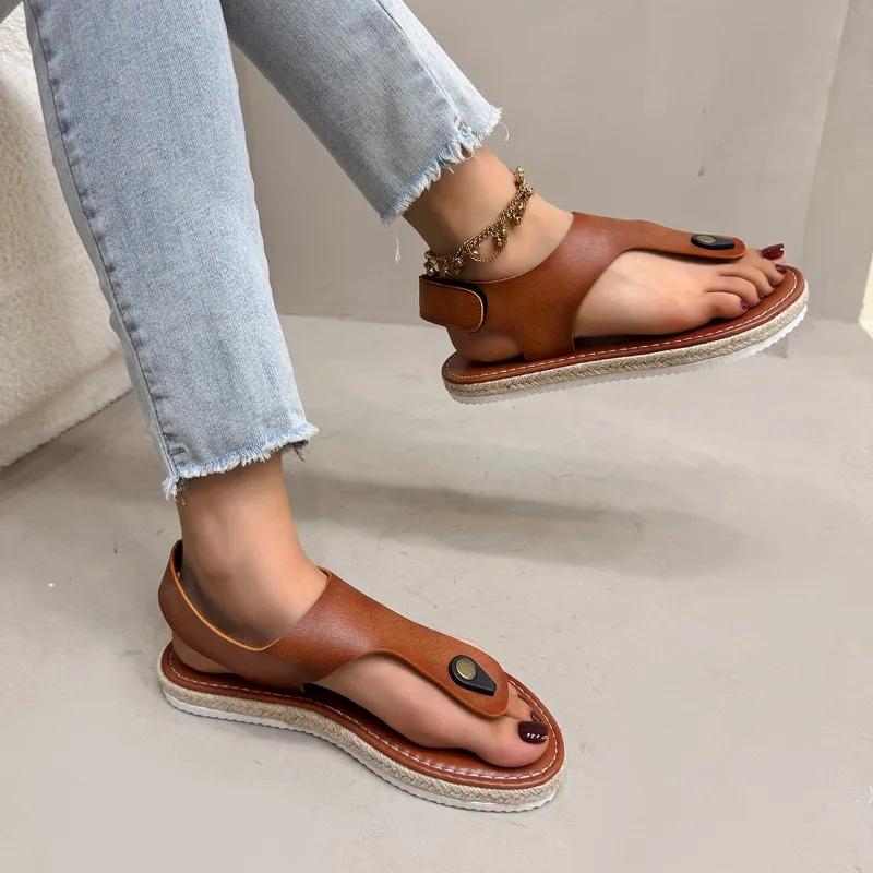 2025 New Buckle Strap Women's Sandals Pinch Toe Beach Sandals Women Summer Plus Size Solid Comfortable Flat Sandals