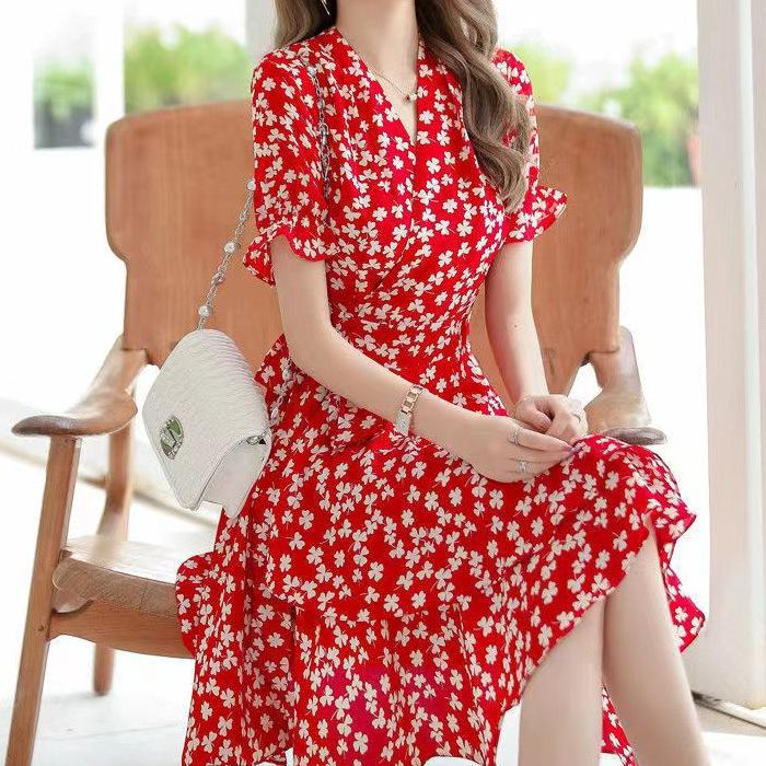 

Ke Bingsi temperament A-shaped dress women s summer horn sleeves short sleeves V-neck floral thin waist medium and long dress M красный