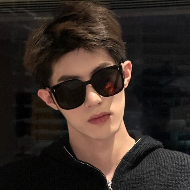 Trendy and cool sunglasses for men, suitable for driving, make large faces look slimmer, UV protection, polarized, anti-glare, stylish for women