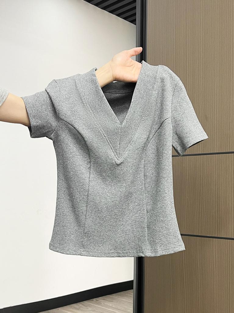 White V-neck with Exposed Collarbone and Front Shoulder Design Short-sleeved T-shirt for Women's Summer Fishbone Waist and Thin Short Top
