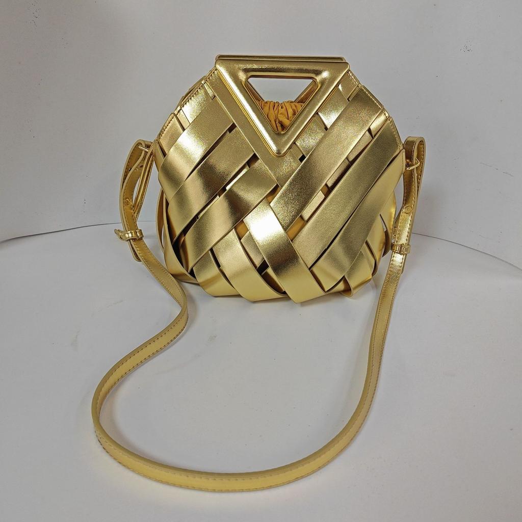 Vegetable Basket Women'S Bag Niche Design Temperament High-End Fashion Inverted Triangle Portable Woven Bag