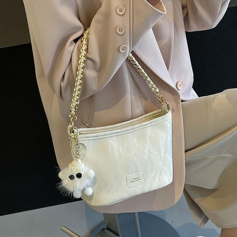 Niche design bag women's 2025 spring and summer new retro versatile messenger bag fashion high-end chain bucket bag