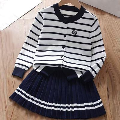 Kinderbekleidungsset Gestreifte Strickjacke Plisseerock Niedliches Mädchen-Outfit für Alter 5-12 Herbst Winter Kinderpullover-Set