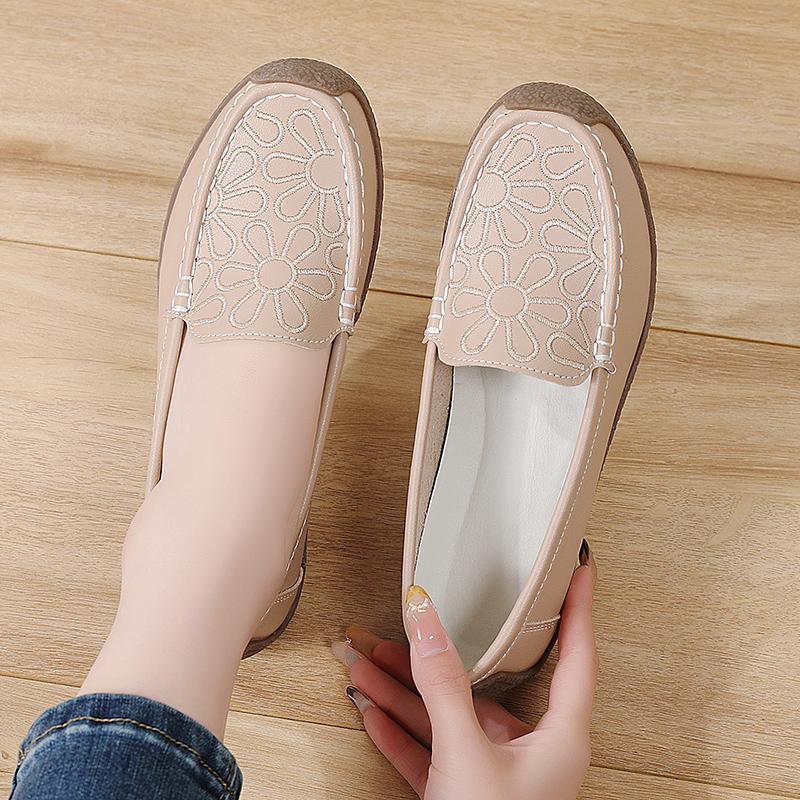 Women Black Moccasins Driving Shoes Flats Casual Nurse Shoes Loafers Maternity Flower Embroidery Office Shoes Large Size