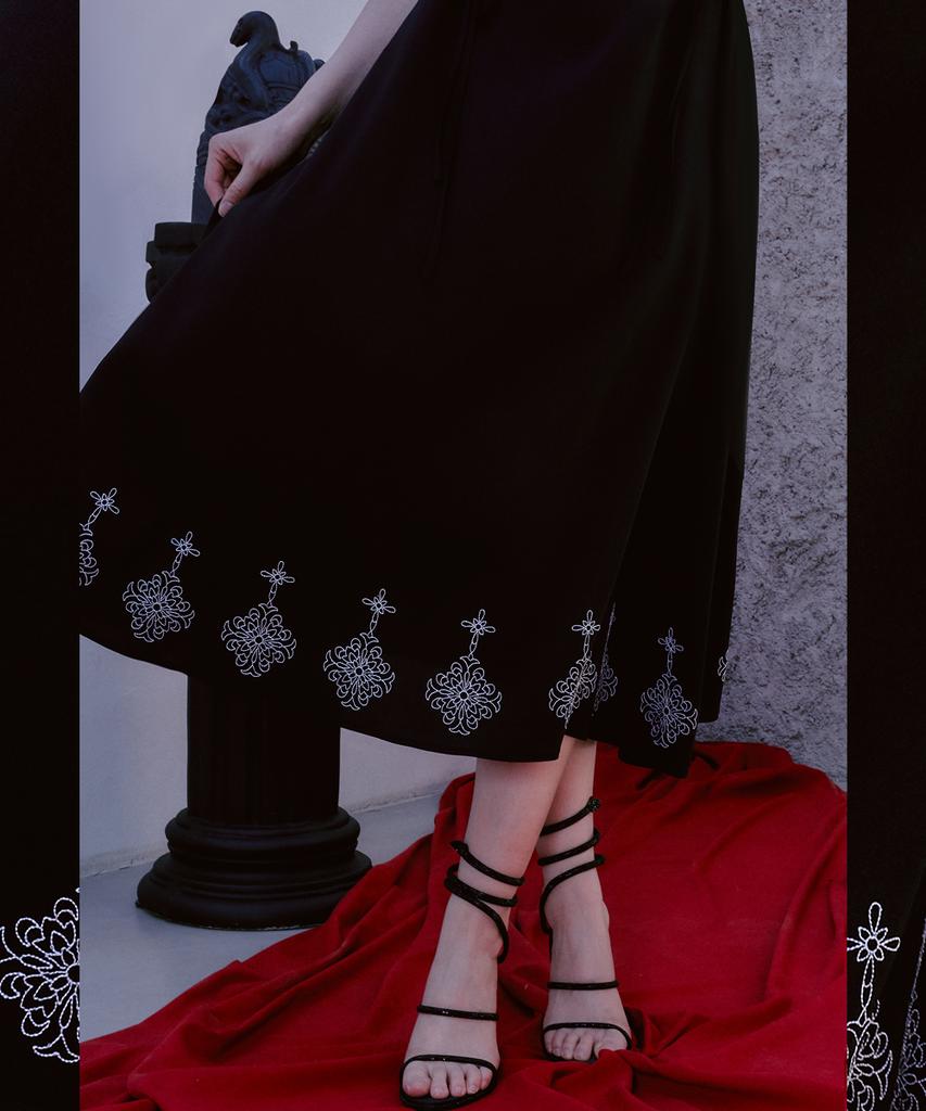 Tiemsseuli Yeomrahwa Embroidered Ribbon Long Dress