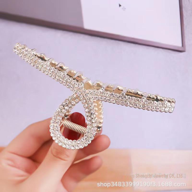 Shark Clip 2022: Fashionable Butterfly Hair Claw, Elegant Large Floral Design for Ponytail and Back of Head Styling