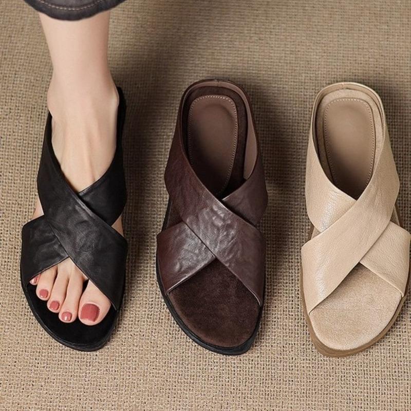 Fashion High Quality Flat Slippers Women Fashion Pointed Toe Cross Tied Brand Designer Slippers Comfort Open Toe Non Slip Beach Sandals