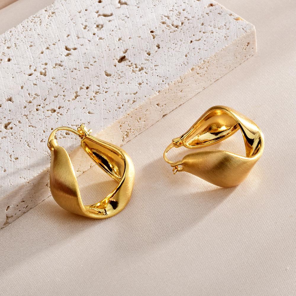ins style gold brushed minimalist twisted ear buckle commuter earrings niche design high sense fashion temperament earrings