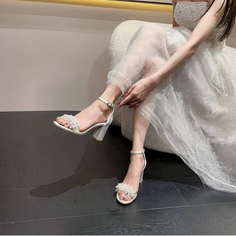 Fashion New Women High Heels Sandals White Pearl Buckle Round Toe Chunky Heel Wedding Shoes