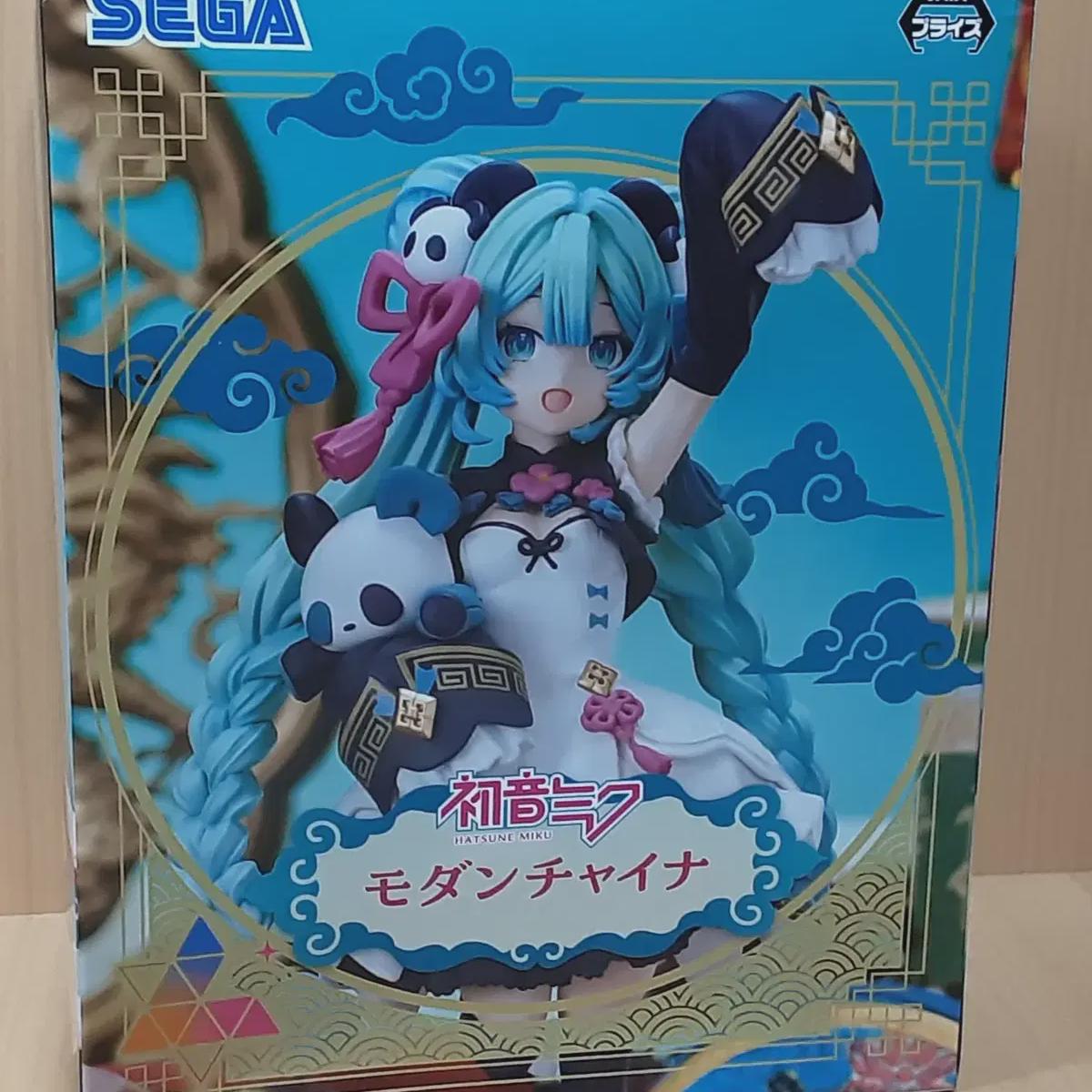 

Miku Modern China Figure