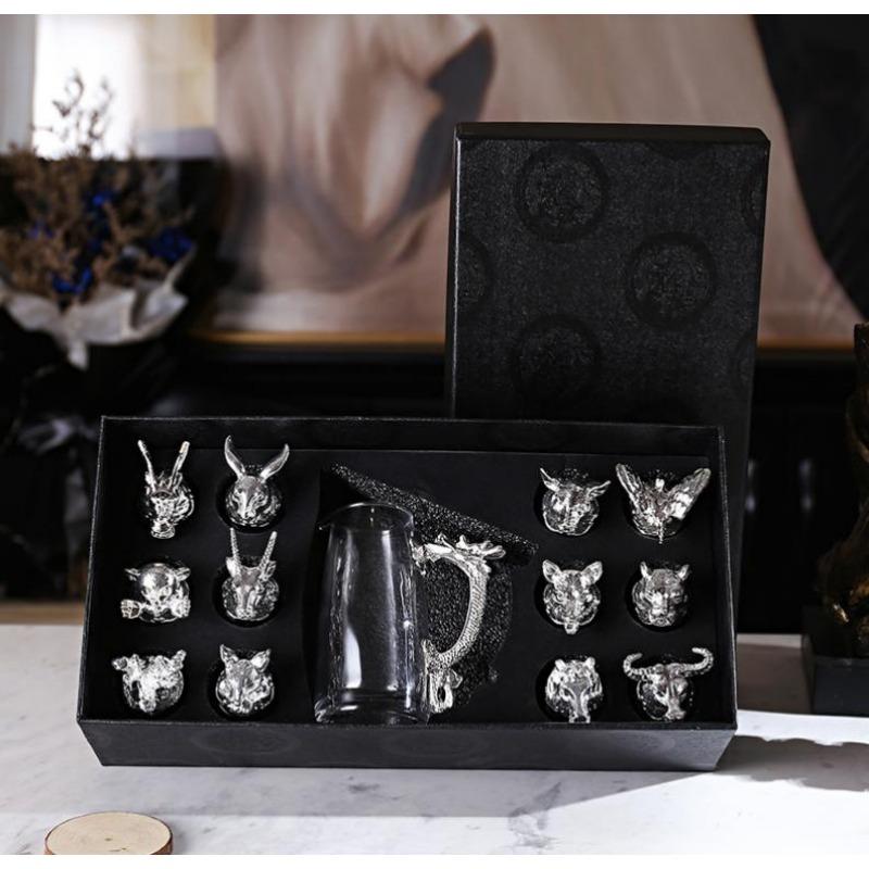 Tolv Zodiakus Likör Vinglas Set Hushåll Små Vinglas Pluntor Kinesisk Imitation Europeiska Dryckesvaror Utsökt Gåva