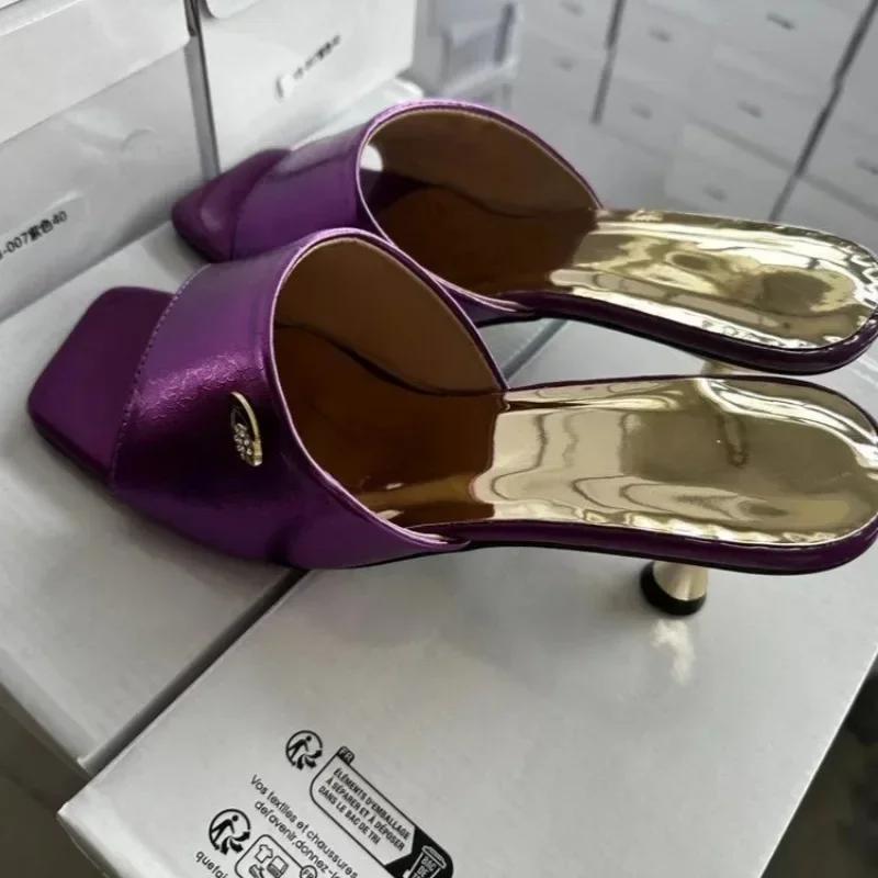 Mode 2024 Damenschuhe Modische und vielseitige Damenslipper mit quadratischer Spitze Übergröße Modische Damen-Flip-Flops