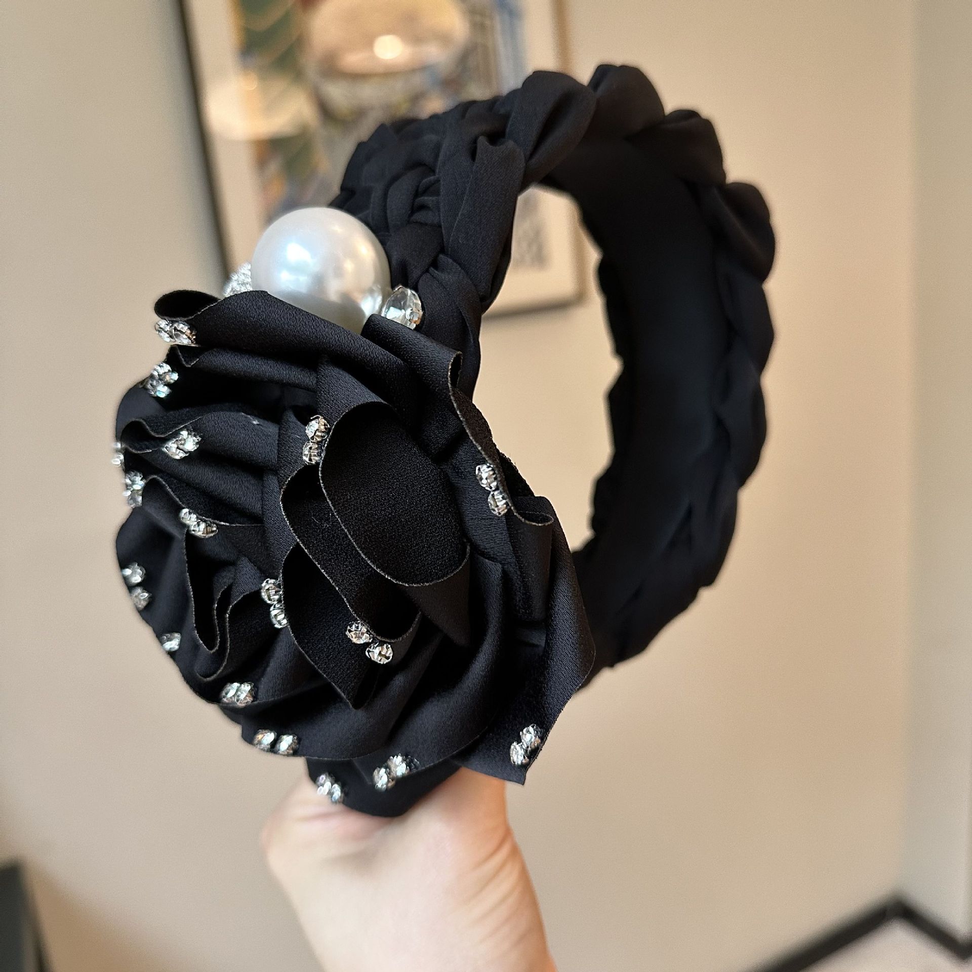 

Роскошная ручной работы повязка на голову Аксессуары для волос Большой цветок Жемчужная бусина Белый Черный Барочный ободок для волос для женщин Вечеринка