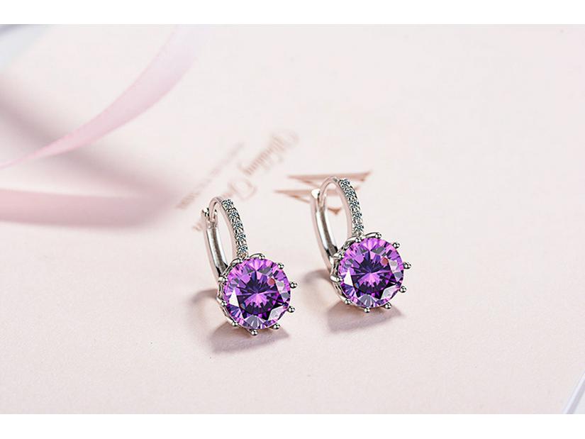 Elegant Multicolored Diamond Earrings for Women: Simple, Versatile, and Sophisticated