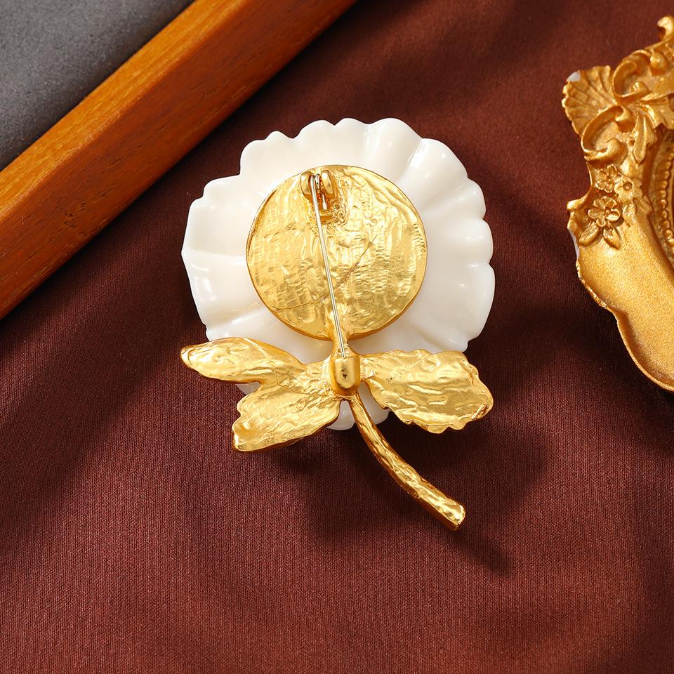 Exquistie Women Girls Rose Flower Enamel Badges Pins Fashion Vintage Lady Elegant Party Wedding Brooch Accessories Jewelry