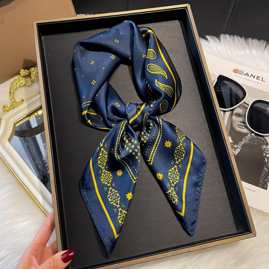 Neue 70*70cm Silk Satin Haar Schal Frauen Taschentuch Gedruckt Weibliche Quadratischen Kopf Bandana Kleinen Hals Schalldämpfer hijab Dame Mädchen