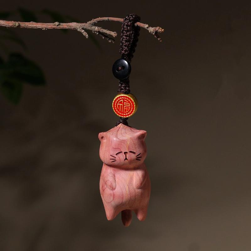 Handcrafted Cypress Cute Blessing Catching Cat Pendant Animal Art For Bags Car Keys Charm Accessories Decoration
