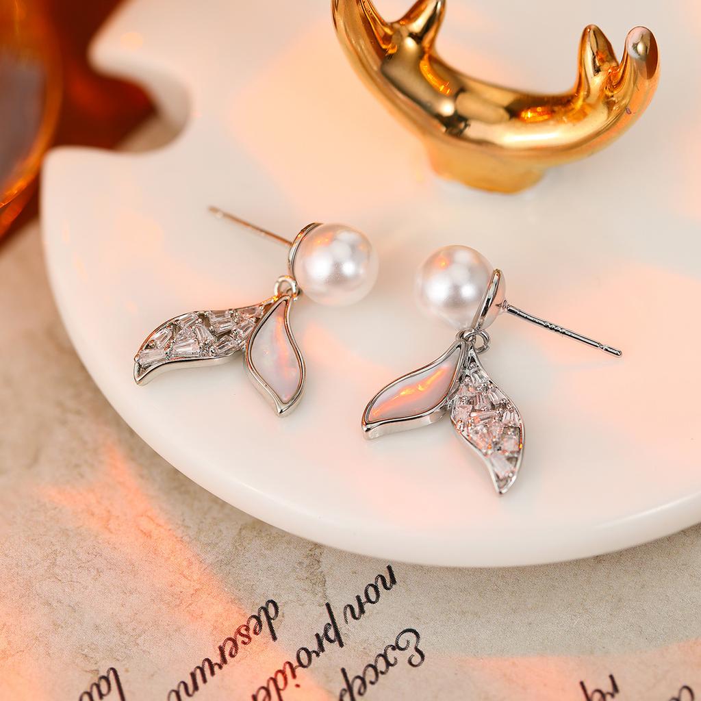 Hochwertiger Luxus Natürliche Muschelohrstecker S925 Silbernadel Ohrringe Leichter Luxus High-End Stil Temperament Ohrringe Frauen