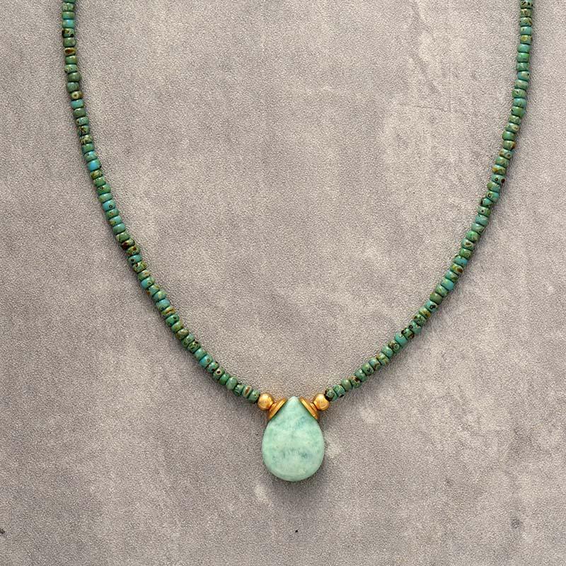 Europe, America, Japan and Korea fashion light luxury simple natural stone rice beads handmade beaded French short scarf collarbone necklace jewelry
