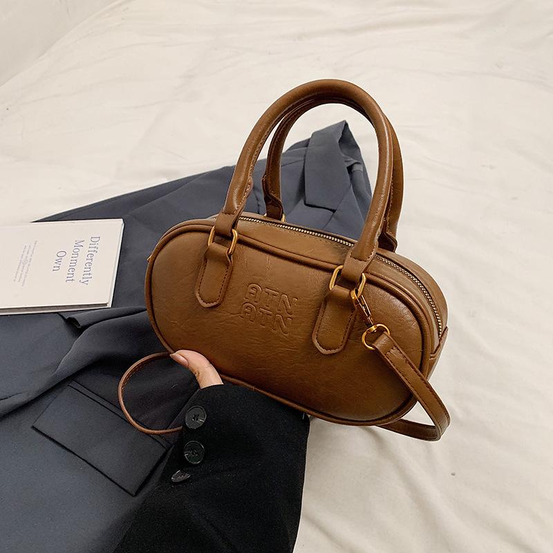 Niche Design Retro Maillard Portable Small Bag Women's 2025 New Korean Fashion Textured Shoulder Messenger Bag