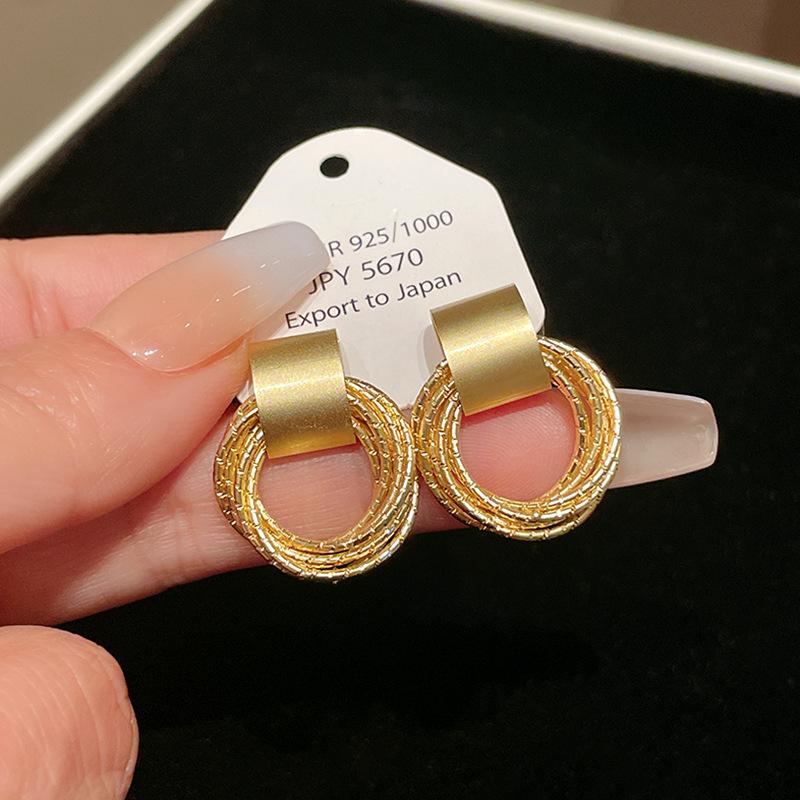 Silver Needle Metal Circle Geometric Earrings New Design Stud Earrings Niche Simple Premium Earrings
