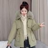 This is a Korean-style Pai winter version of a slimming and elegant cotton-padded jacket with thick fleece and warmth