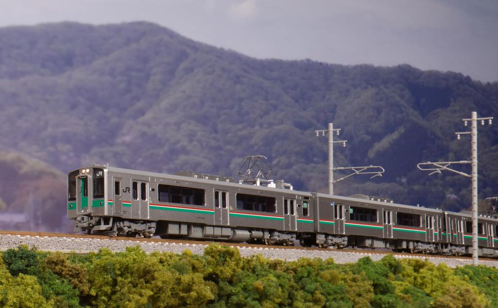 KATO N Gauge 701 Series 1000 Series Sendai Color Model Train Two-Car Set, 10-1554S