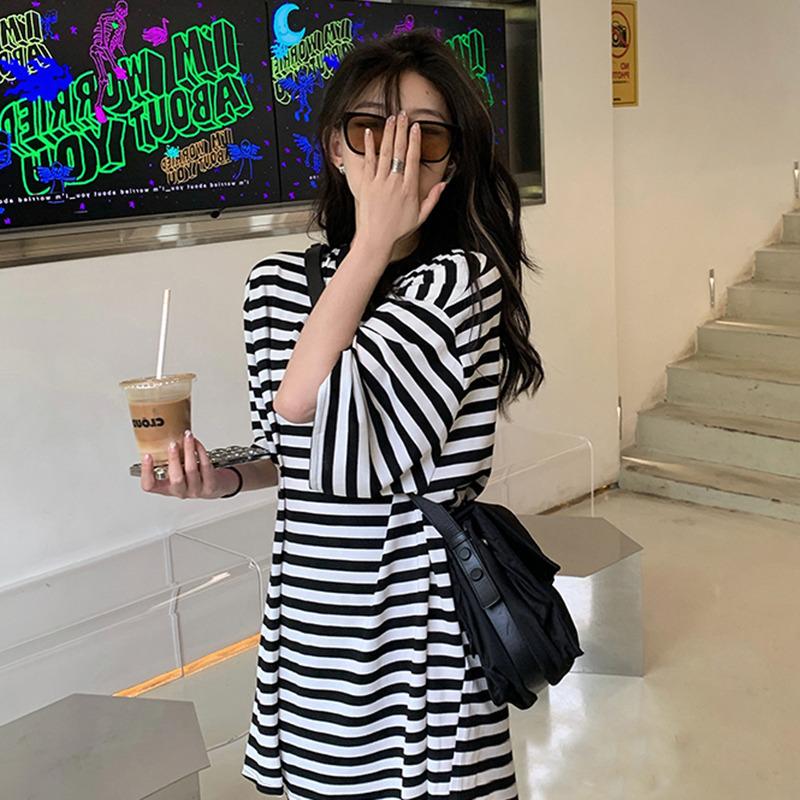 

Maternity Striped Short-Sleeve T-shirt and Belly Support Pants Set (2026 Trendy Style) XXL [150-165 lbs]