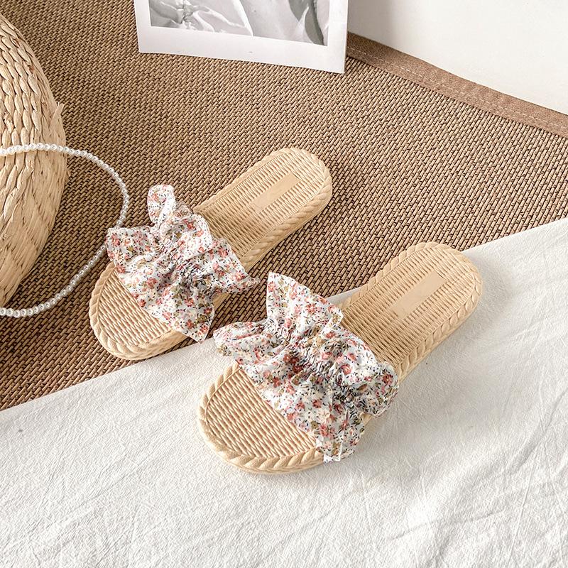 Ladies New Slippers, Flowers Super Fire Fairy Sandals and Slippers Indoor and Outdoor Slippers Fashion All-match  Beach Shoes