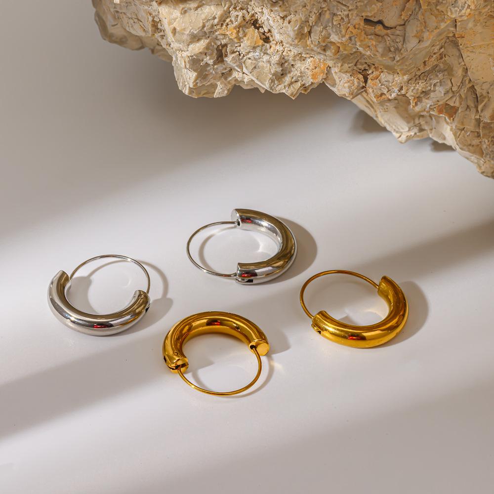 Stainless Steel Classical Hoop Earrings for Women Tarnish Free Waterproof Antihistamine 18K Fashionable and Versatile Jewelry