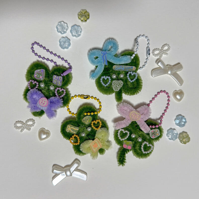 Four-leaf clover drawing keychain mini blue