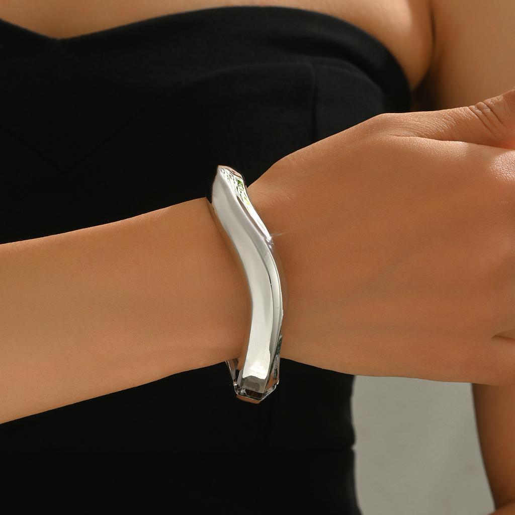 Akcesoria Nisza Geometryczna Metalowa Błyszcząca Bransoletka Wszechstronna Skręcana Bransoletka Premium Sense braclet